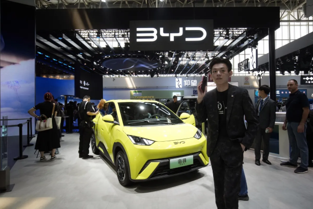 Popularize the intelligent driving system to 100,000 vehicles, BYD stock price hit a record high