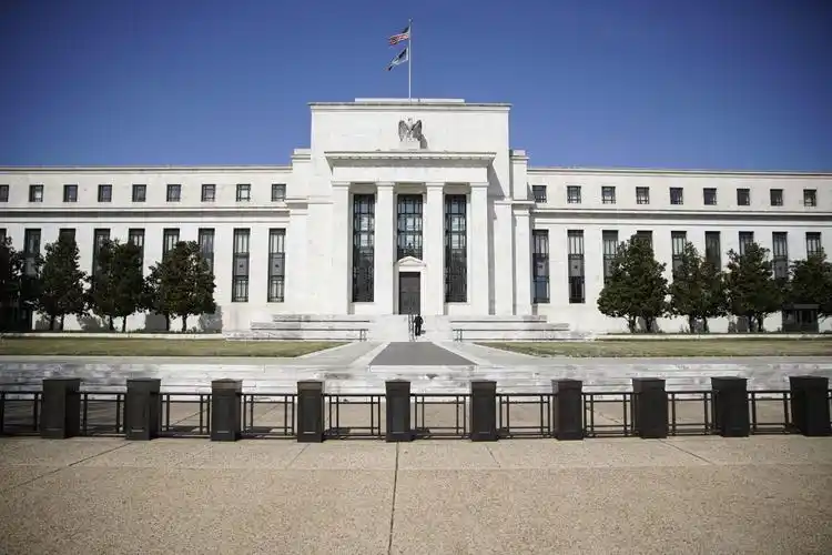 米兰:2026年美联储应当降息100BP