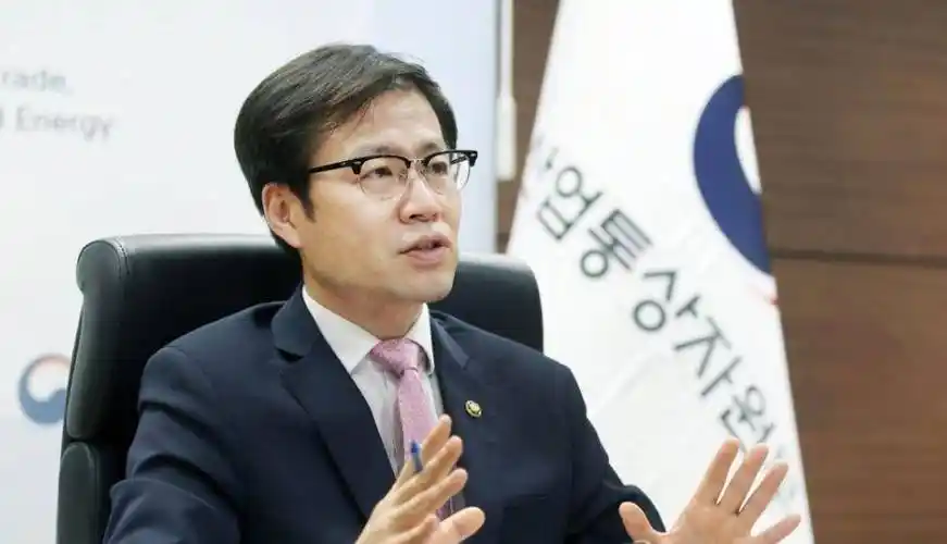 韩国迟迟未签《对美战略投资特别法》，美国再发关税威胁