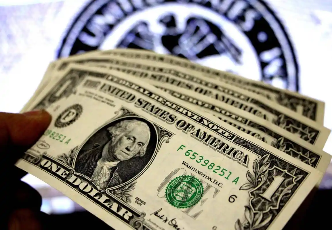 Institutional warning: Global dollar exposure is too high; the dollar can no longer serve as a safe-haven currency.